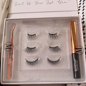 Modelash Luxurious Black Lashes with Rose Gold Applicator